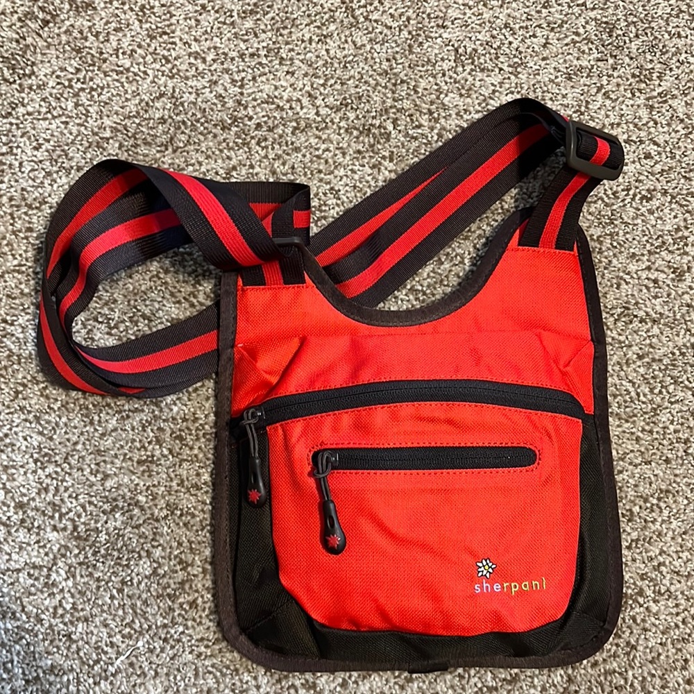 Vtg Sherpani crossbody bag